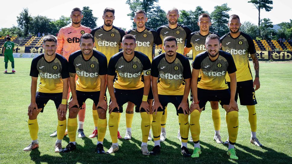 Миньор започна зле, но обърна "шоколадите" за важен успех