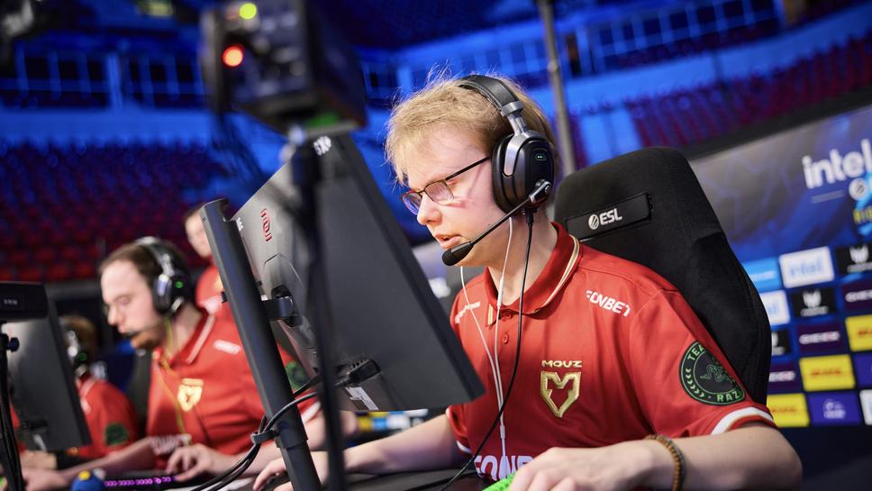 Джими "Jimpphat" Сашо си тръгва от MOUZ