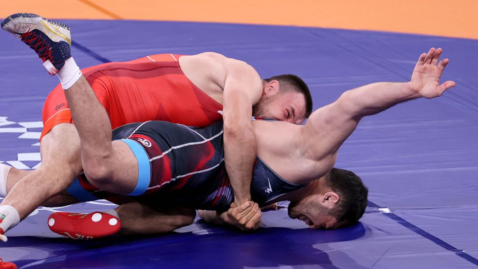 Победа за Кирил Милов и загуба на Мими Христова на старта в Токио