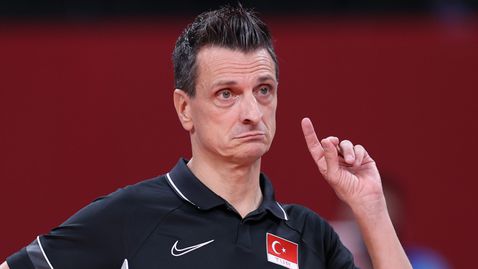 Бивш селекционер на България пое световните шампионки! Италианец разтрогна със Сърбия и пое Турция