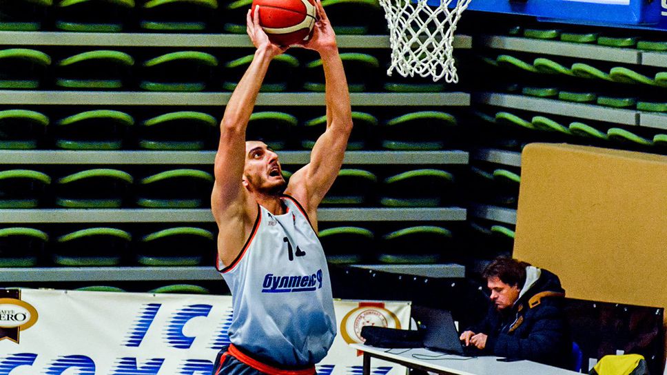 Бивш играч на Академик подписа в Северна Македония