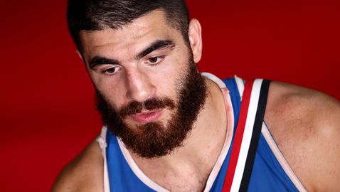 След скандала: Дисквалифицираният Алиев поиска преиграване на четвъртфинала с Фрейзър