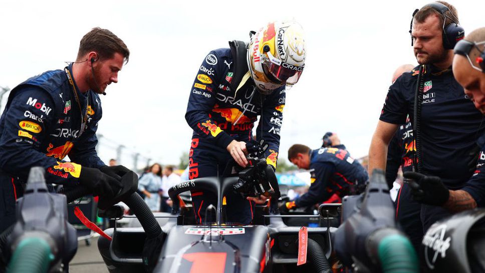 В Ред Бул се отказали от твърдите гуми малко преди старта