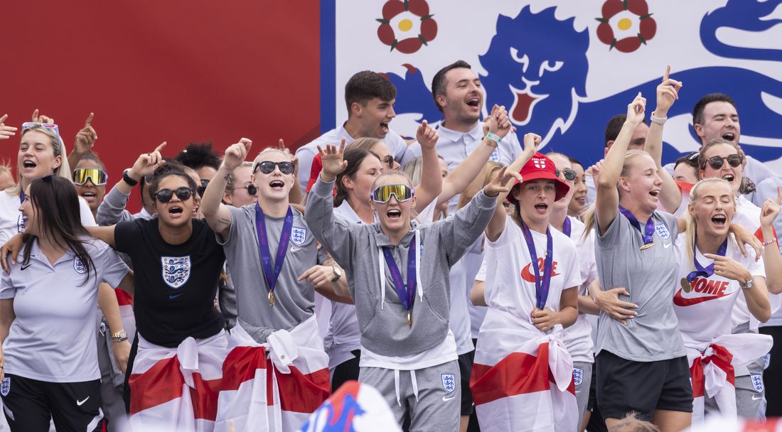 В Англия бесни - европейската титла на националния тим не получи необходимото признание
