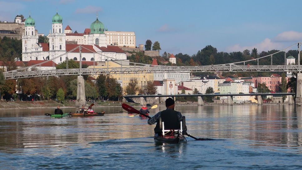 Най-голямата туристическа гребна регата в света след борени дни ще навлезе в българския участък на Дунав