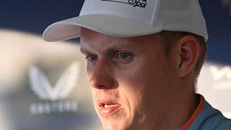 Танак блъсна технически комисар, получи солидно наказание