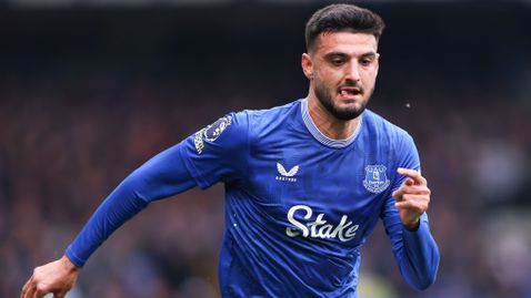 Бърнли е в напреднали преговори за привличането на нападател от Челси