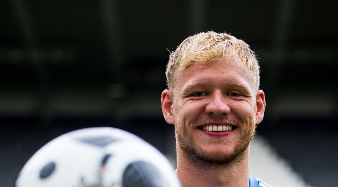 Докато чака Шешко, Нюкасъл взе бивш национал