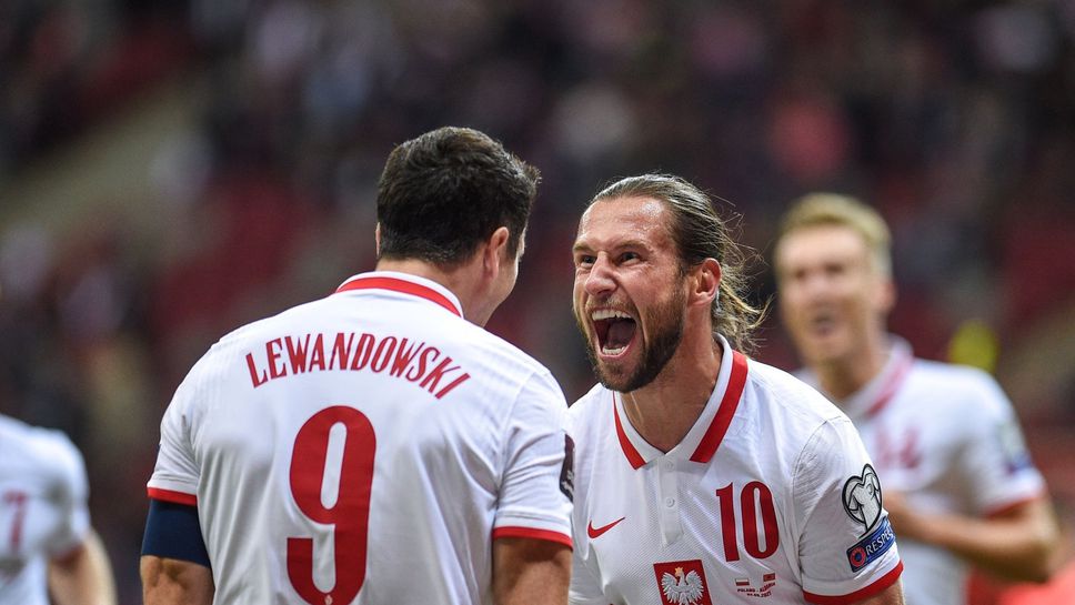 Полша се изкачи на второто място след 70-ия гол на Левандовски