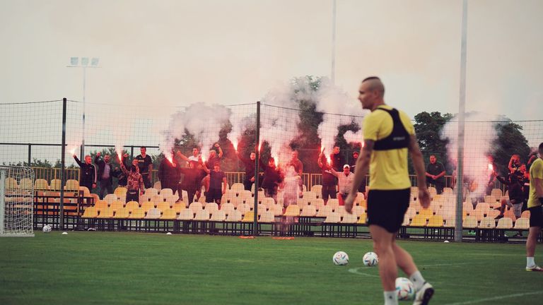 Феновете на Ботев надъхаха отбора преди дербито с Локомотив (Пловдив).