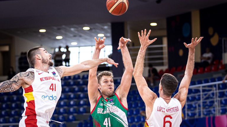 Днес мъжкият национален отбор на България по баскетбол излиза за