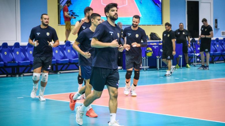 Александер Туш вече тренира с Хебър