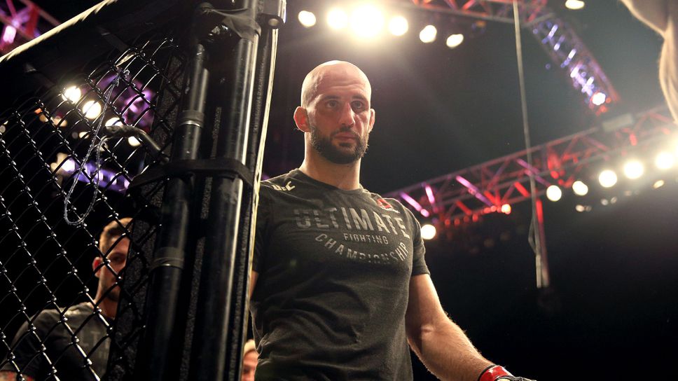 Волкан Йоздемир се поздрави с победа със събмишън в първия рунд