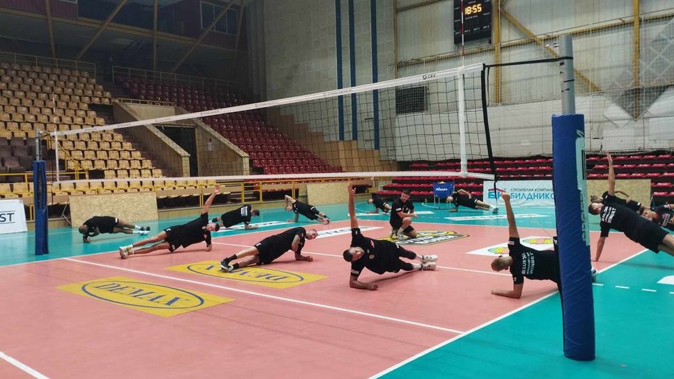 Волейболният Нефтохимик започна подготовка за новия сезон