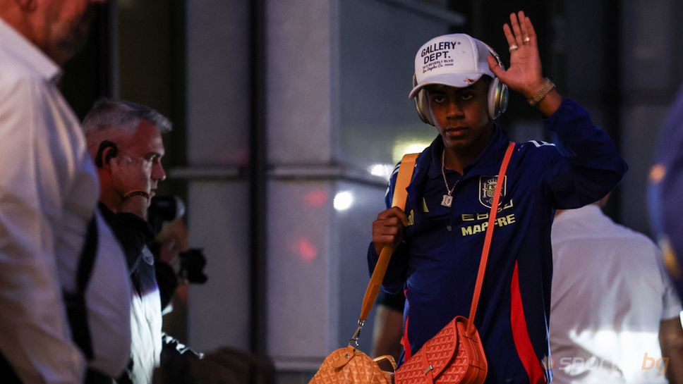 Испания пристигна за битката с България - Ямал и Карвахал в центъра на вниманието