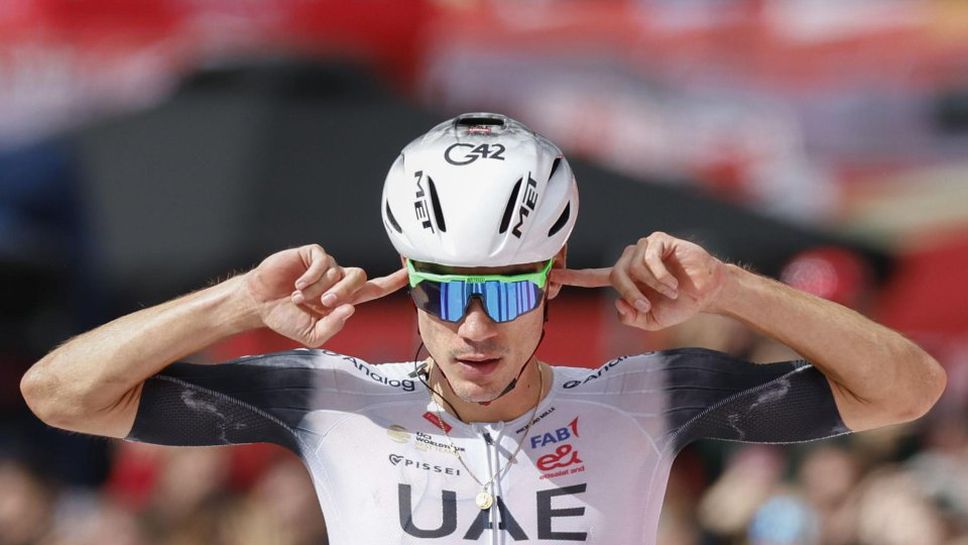 Отборът на Обединените арабски емирства обяви че прекратява по взаимно