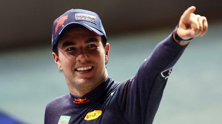Серхио Перес бе наказан, но запазва победата си от Гран При на Сингапур