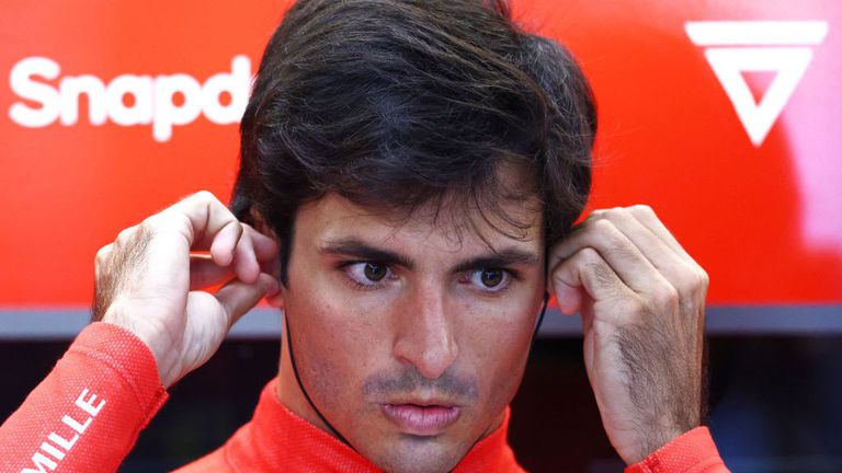 Карлос Сайнц завърши трети в Гран При на Сингапур но