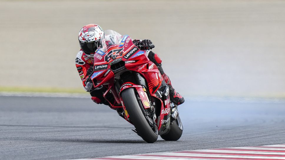 Какво е състоянието на пушещия двигател, с който Баная спечели в Япония?