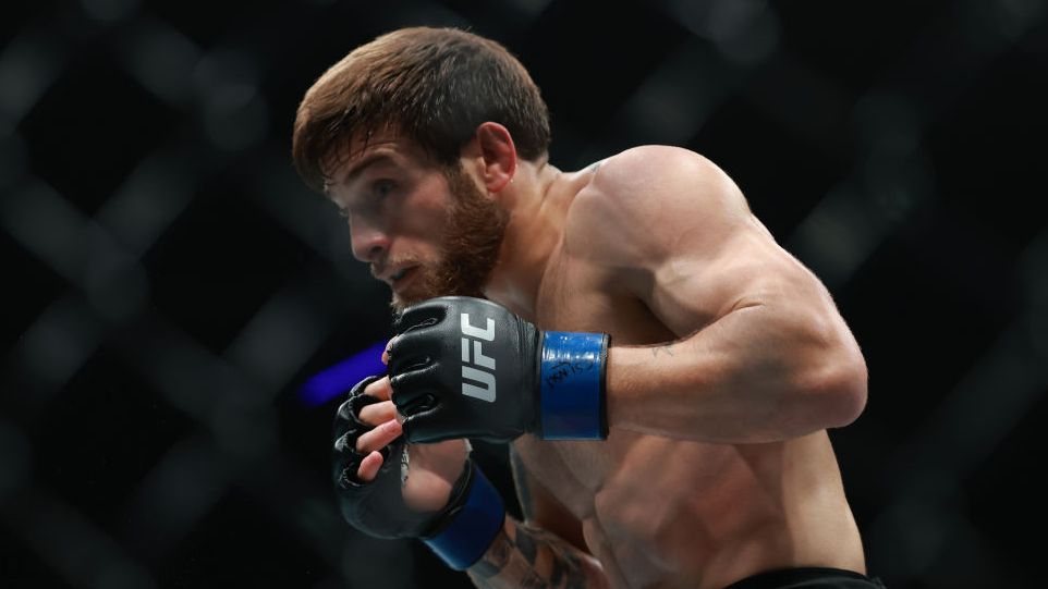 Александре Топурия срещу опасен нокаутьор на UFC Катар