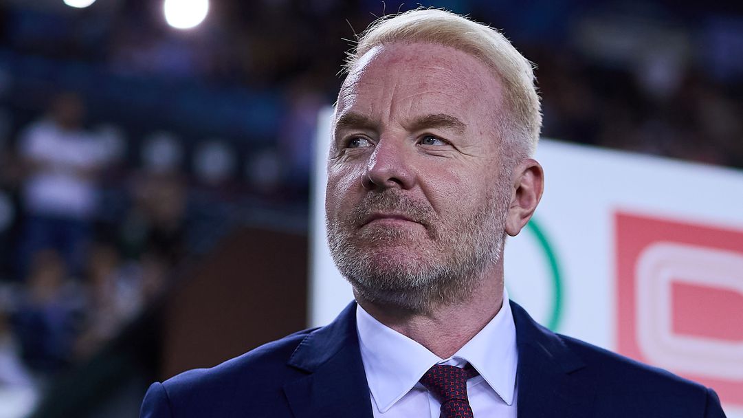 Игли Таре отрече слуховете за поисканата от Менян заплата