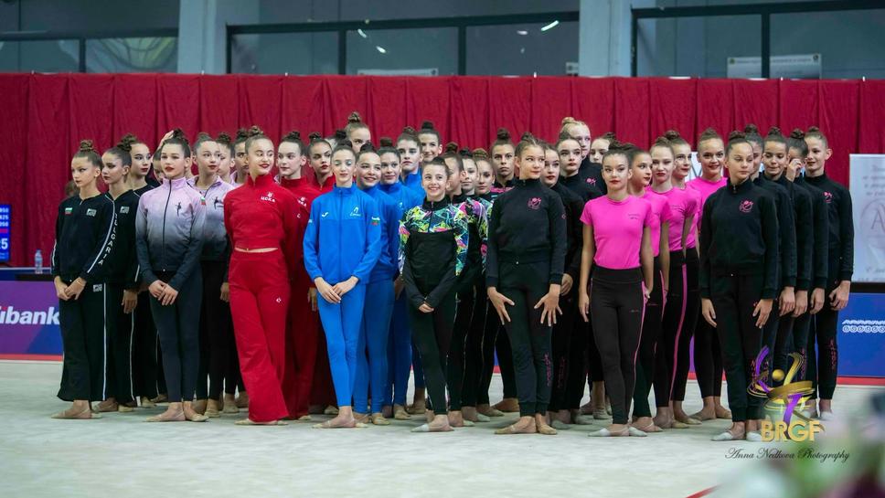 Грациите на Нюанс-НСА са държавни шампионки в старшата възраст