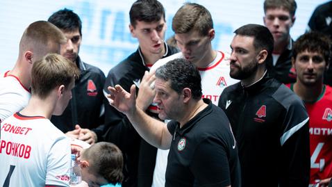 Локомотив (Новосибирск) загуби от Зенит в Казан, но се класира за F4 на Купата на легендите