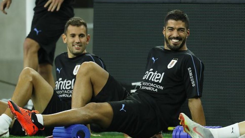 Суарес отново тренира с Уругвай, Кавани не получи повиквателна