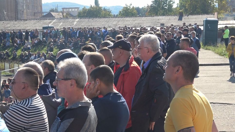 Стадионът се пръска по шевовете за Партизан - Левски