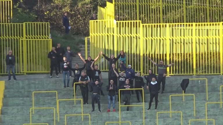 Феновете на Берое в Благоевград, за да помогнат на своя тим