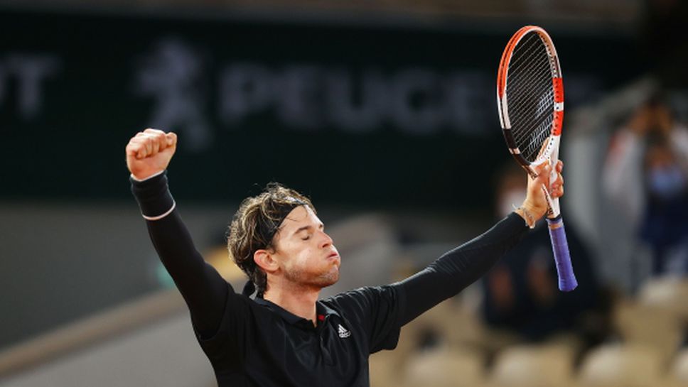 Доминик Тийм оцеля в петсетова битка с французин