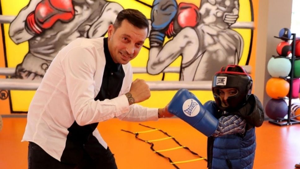 Министър Кралев откри боксовата зала на световен шампион