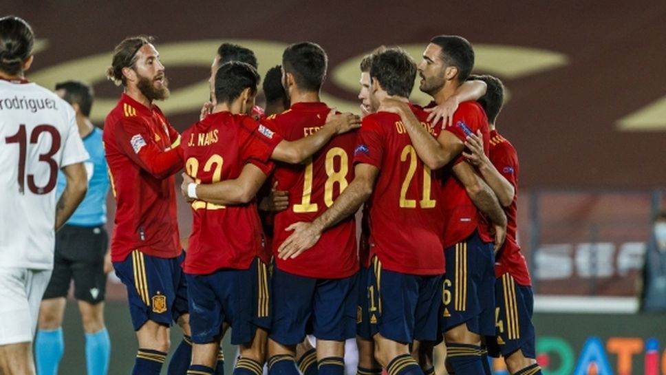 Вратарска грешка донесе трудна победа на Испания (видео)