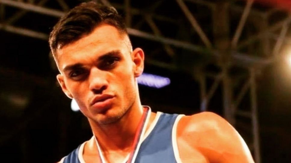 България с четирима шампиони на "Златната ръкавица"