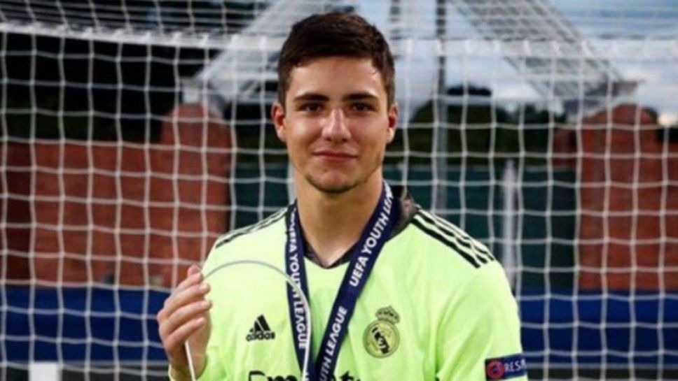 Синът на Канисарес е в групата на Реал Мадрид за мача срещу Кадис