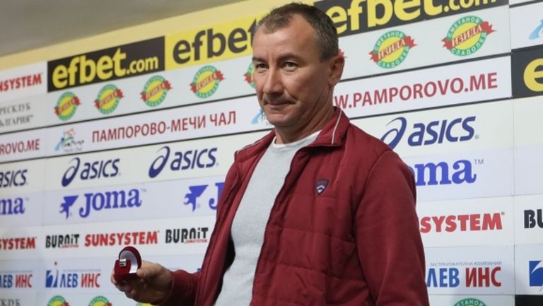 Белчев каза как ще бие Клуж, обяви титулярния състав на румънците и заяви: Притеснен съм (видео)