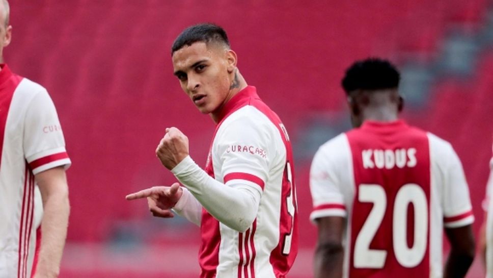 Аякс без водещия си реализатор срещу Ливърпул