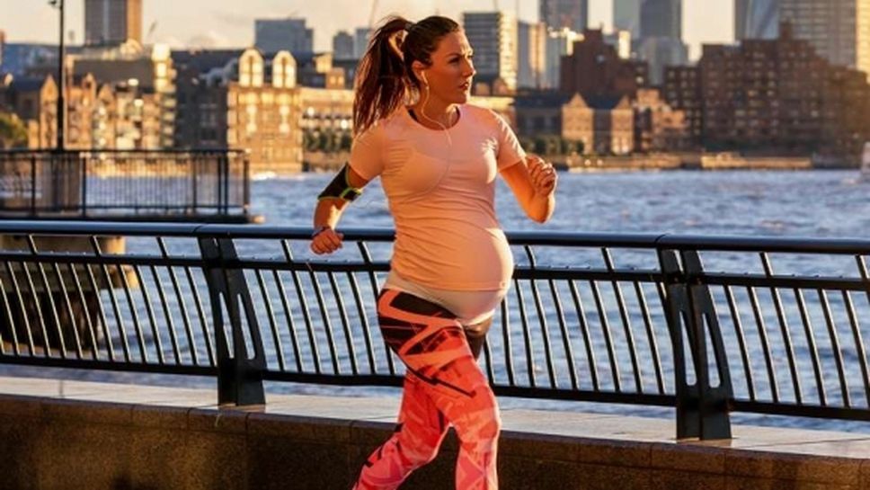 Бременнна в деветия месец избяга 1 миля под 6 минути