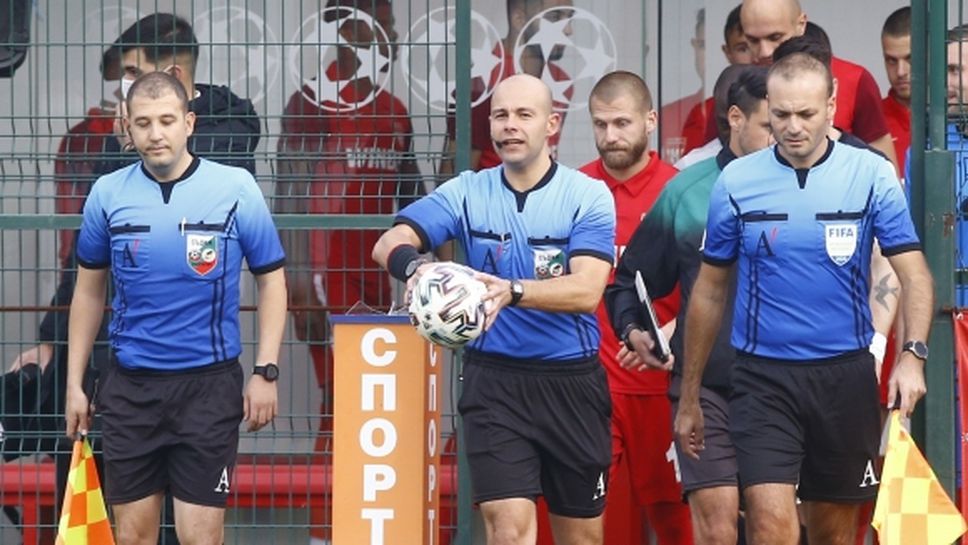 Георги Иванов с наряд за дербито във Втора лига