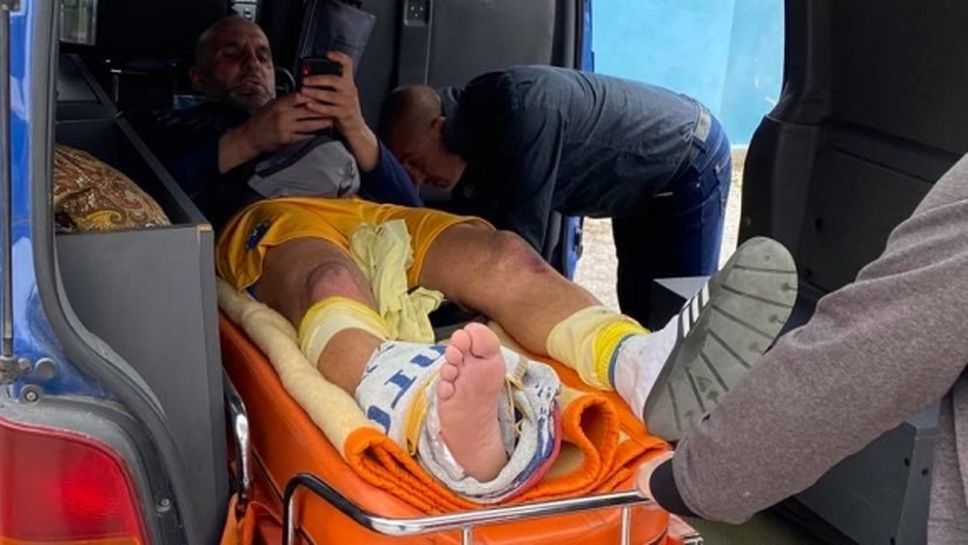 Бивш играч на ЦСКА откаран в болница след зверски ритници, Марица публикува снимки