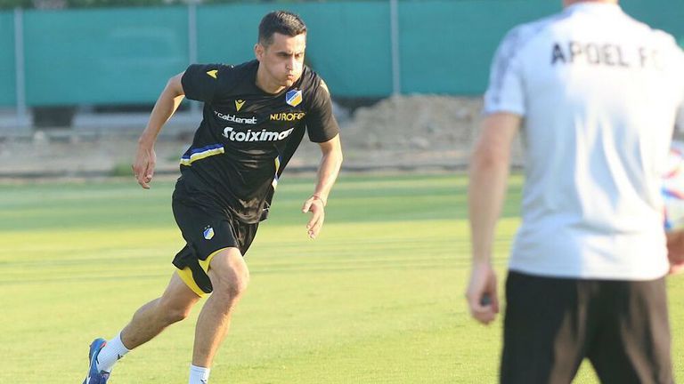 Българският полузащитник Георги Костадинов поднови пълноценни тренировки с отбора на