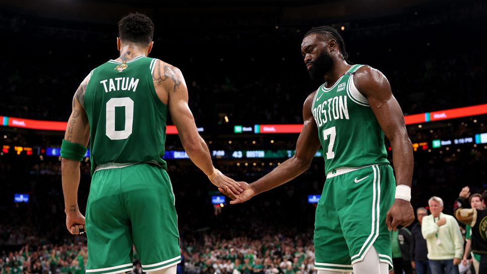 Тейтъм и Браун разпиляха Шарлът