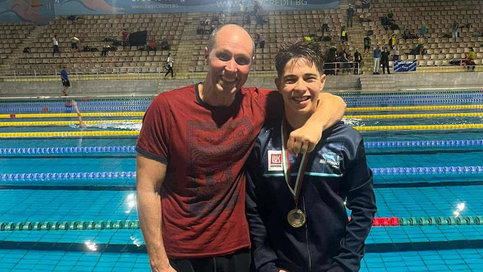 Два национални рекорда в плуването за бургаски възпитаник на СК Акулите