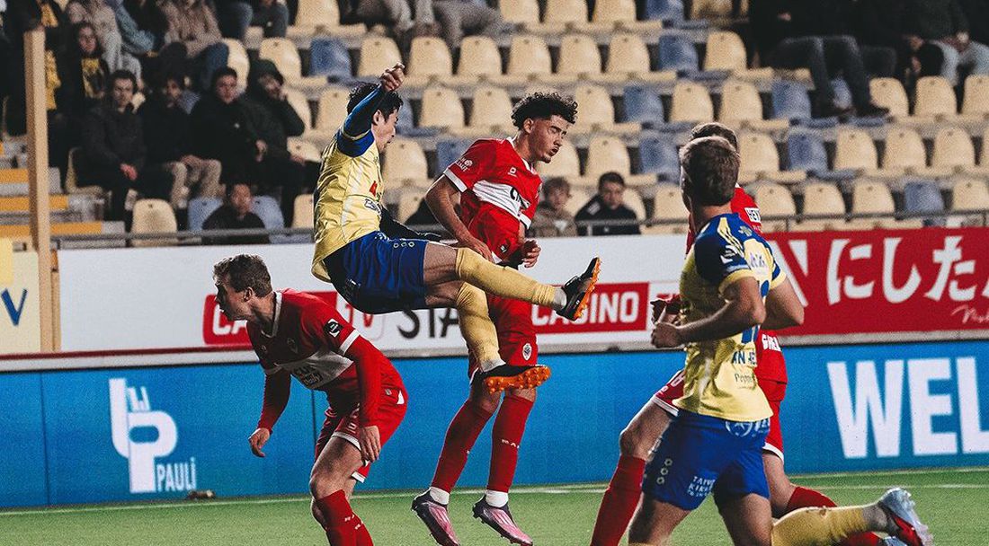 Божинов изгледа от пейката загуба на Антверп