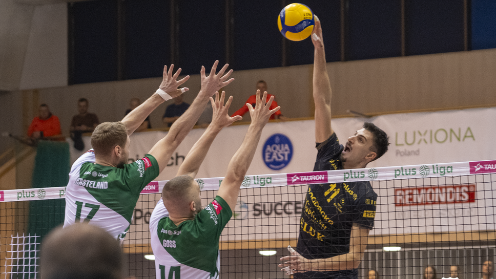 Капитанът на националния отбор на България Алекс Грозданов и шампионът