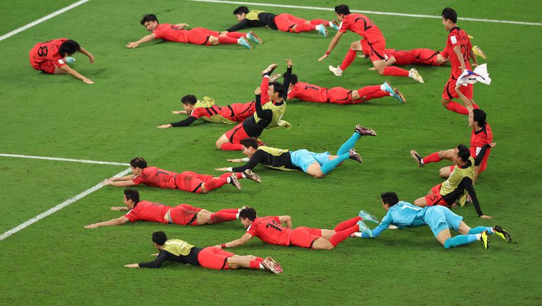 Корейците избухнаха след последния съдийски сигнал в мача на Уругвай