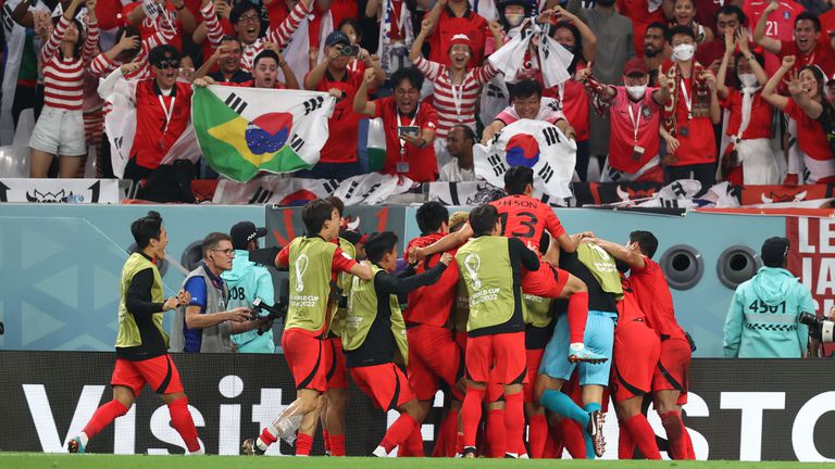 Южна Корея изненада Португалия с 2:1 и се промъкна на осминафиналите