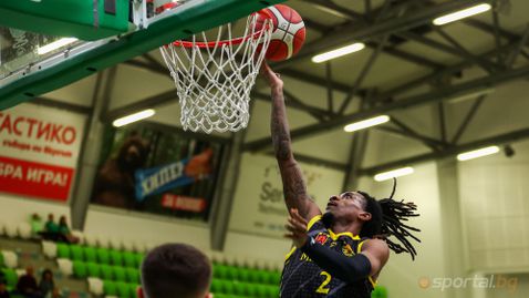 Антонио Бъркс: Опитвам се да помагам на отбора, независимо дали влизам от пейката или като титуляр