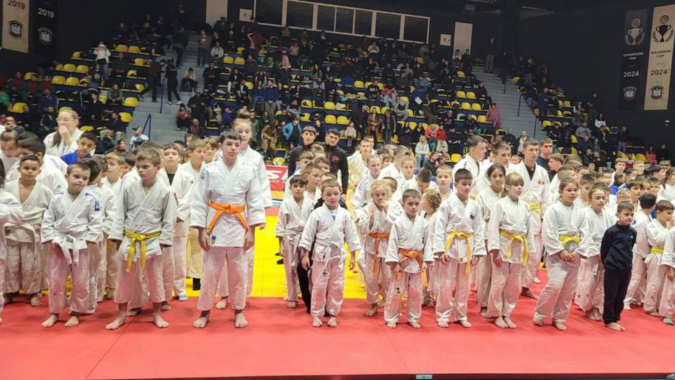 Отборът на "Арена спорт" с най-много медали на турнира "Божилова къп"