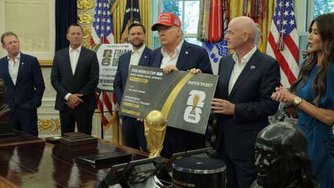 Доналд Тръмп ще присъства на жребия за Световното първенство